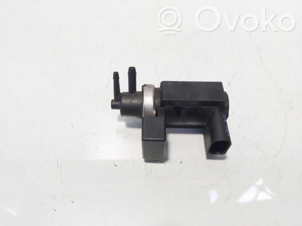 Audi A4 S4 B6 8E 8H Alipainepumppu 