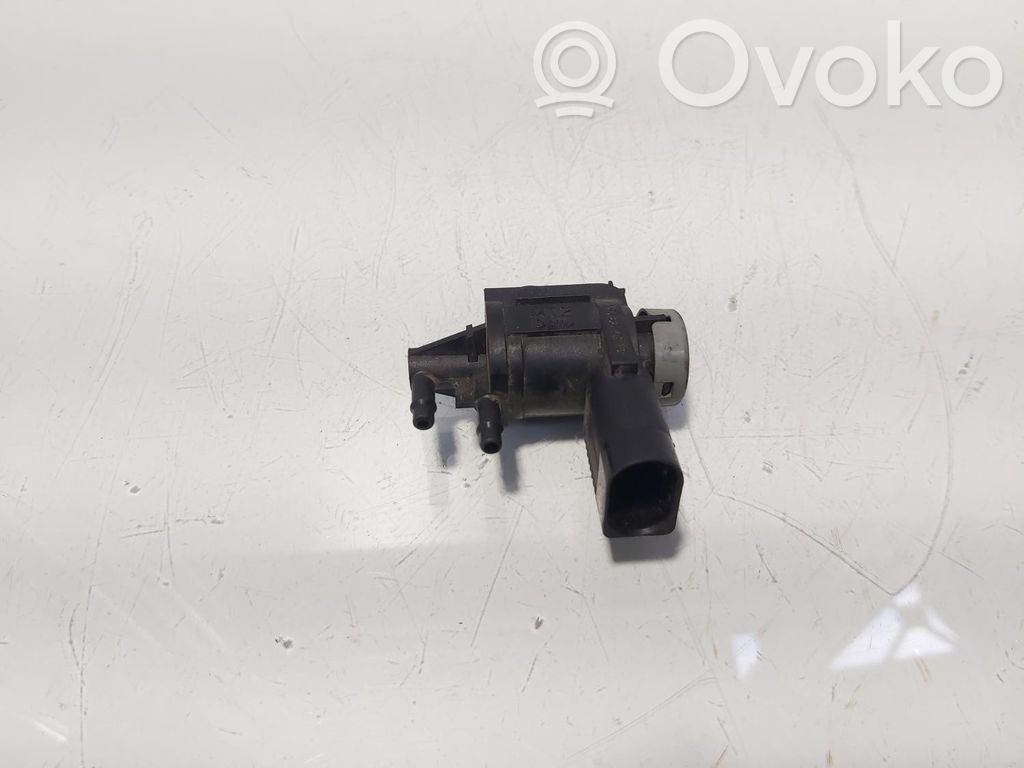 Audi A4 S4 B7 8E 8H Pompa podciśnienia