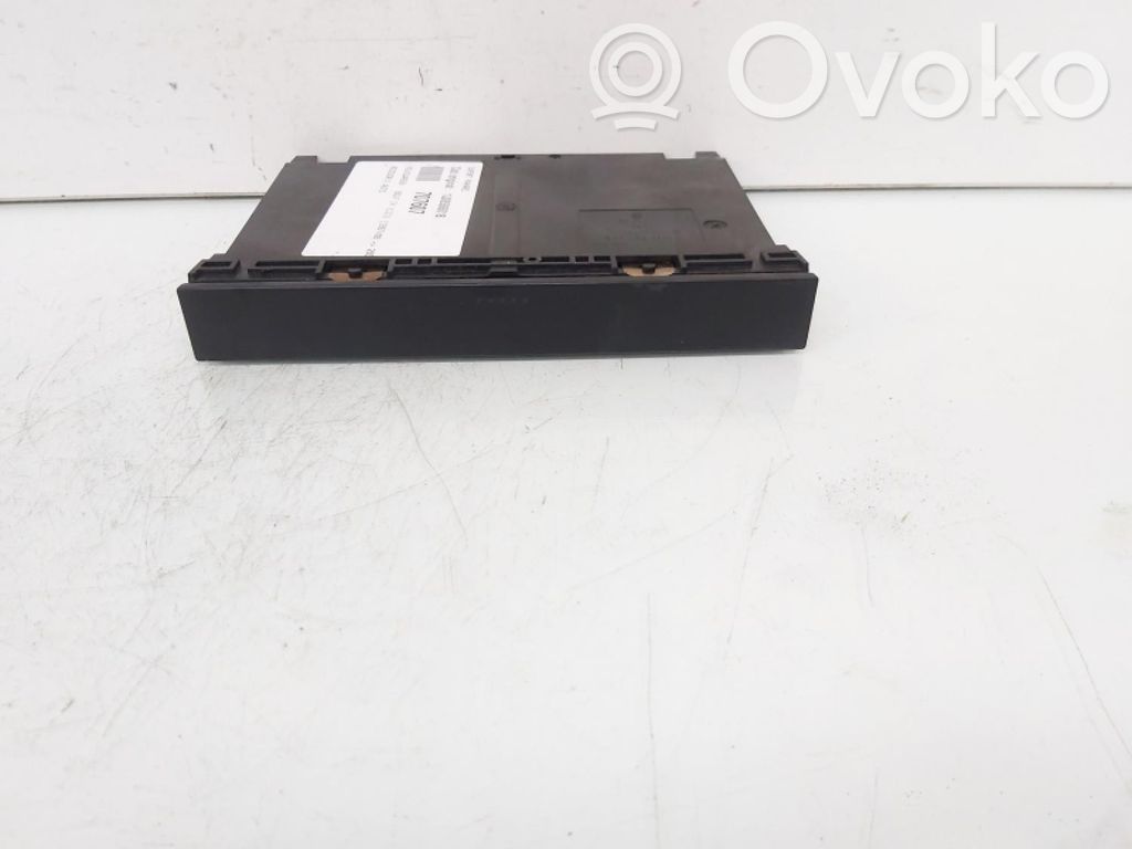 Volkswagen Golf IV Soporte del alternador 