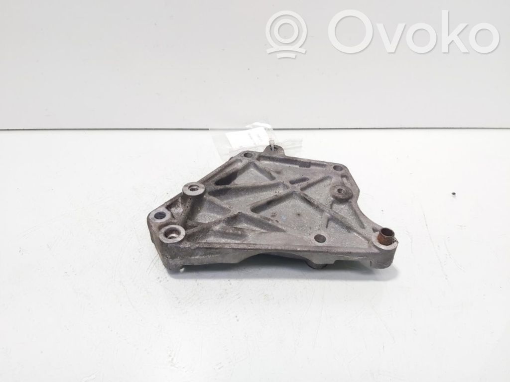 Opel Meriva A Mocowanie alternatora 