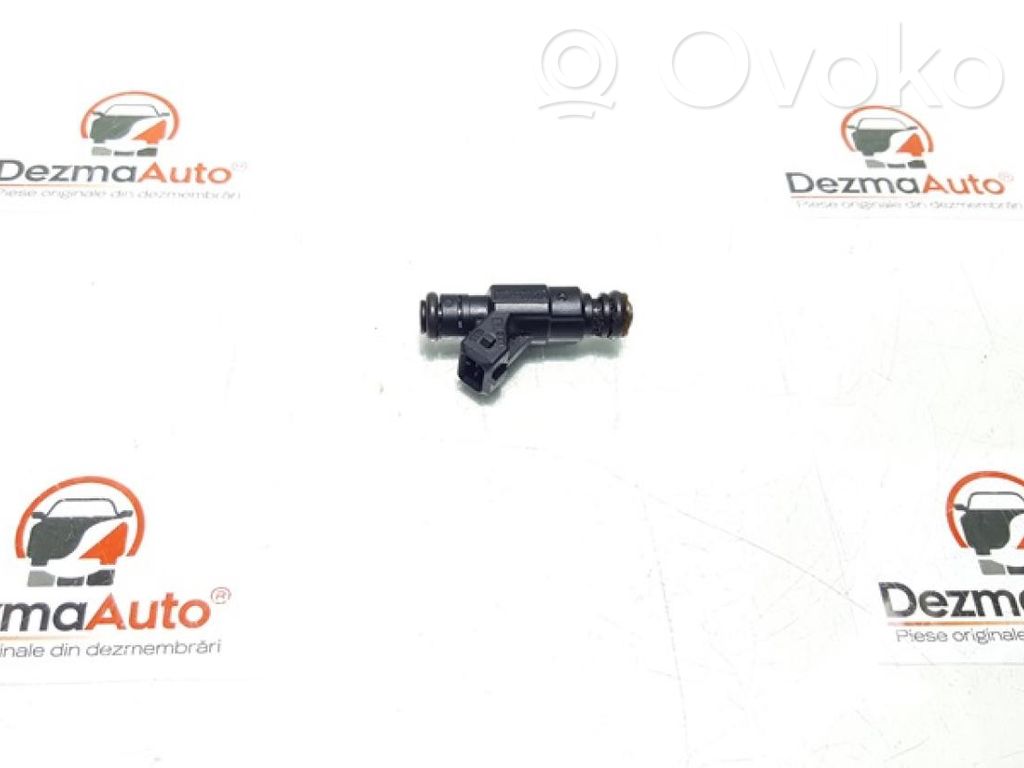 Audi A4 S4 B6 8E 8H Wtryskiwacz paliwa 