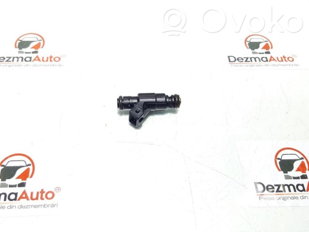 Audi A4 S4 B6 8E 8H Wtryskiwacz paliwa 