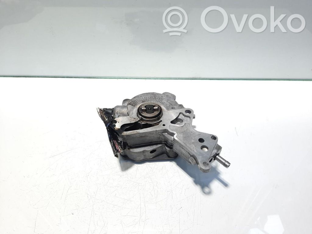 Volkswagen Golf V Pompe à vide 