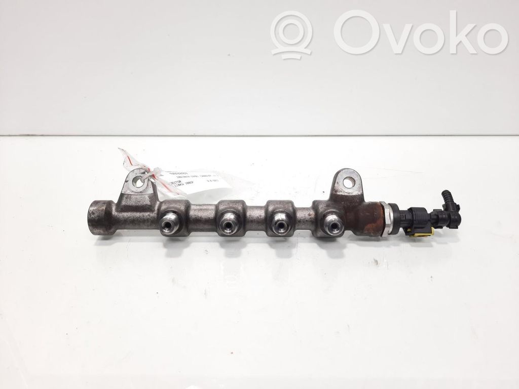 Opel Astra J Tuyau de conduite principale de carburant