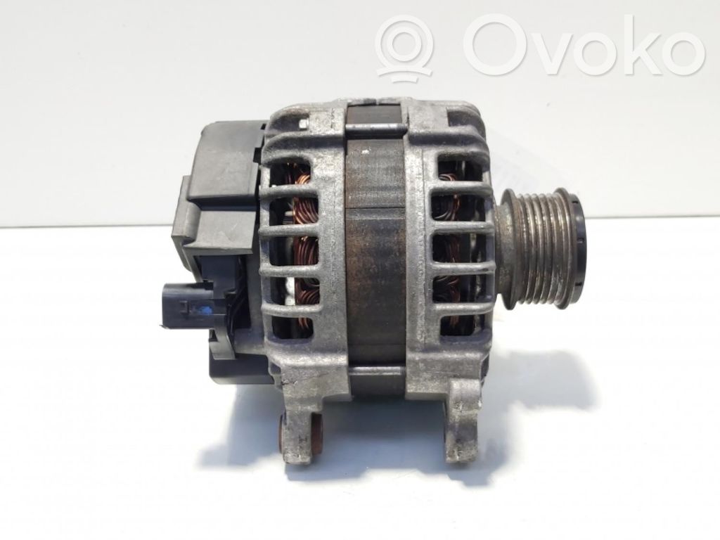 Volkswagen PASSAT B7 Lichtmaschine 