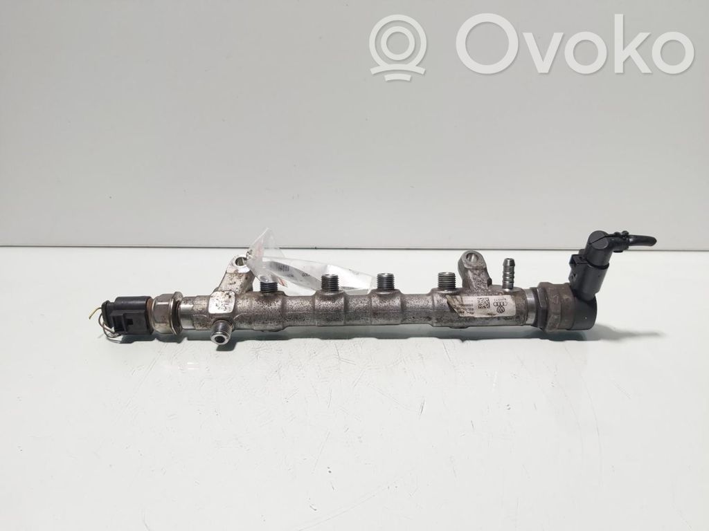 Volkswagen PASSAT B7 Tuyau de conduite principale de carburant 