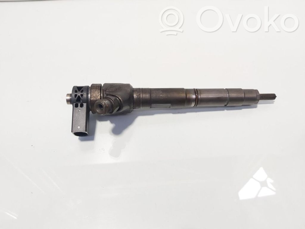 Volkswagen PASSAT B7 Polttoainesuutin 
