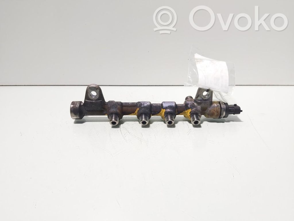 Opel Astra J Tuyau de conduite principale de carburant 