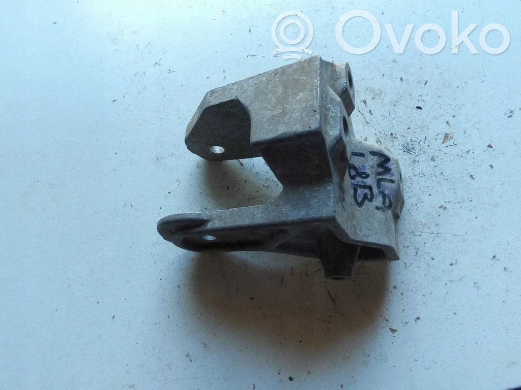Mitsubishi Lancer X Engine mounting bracket 