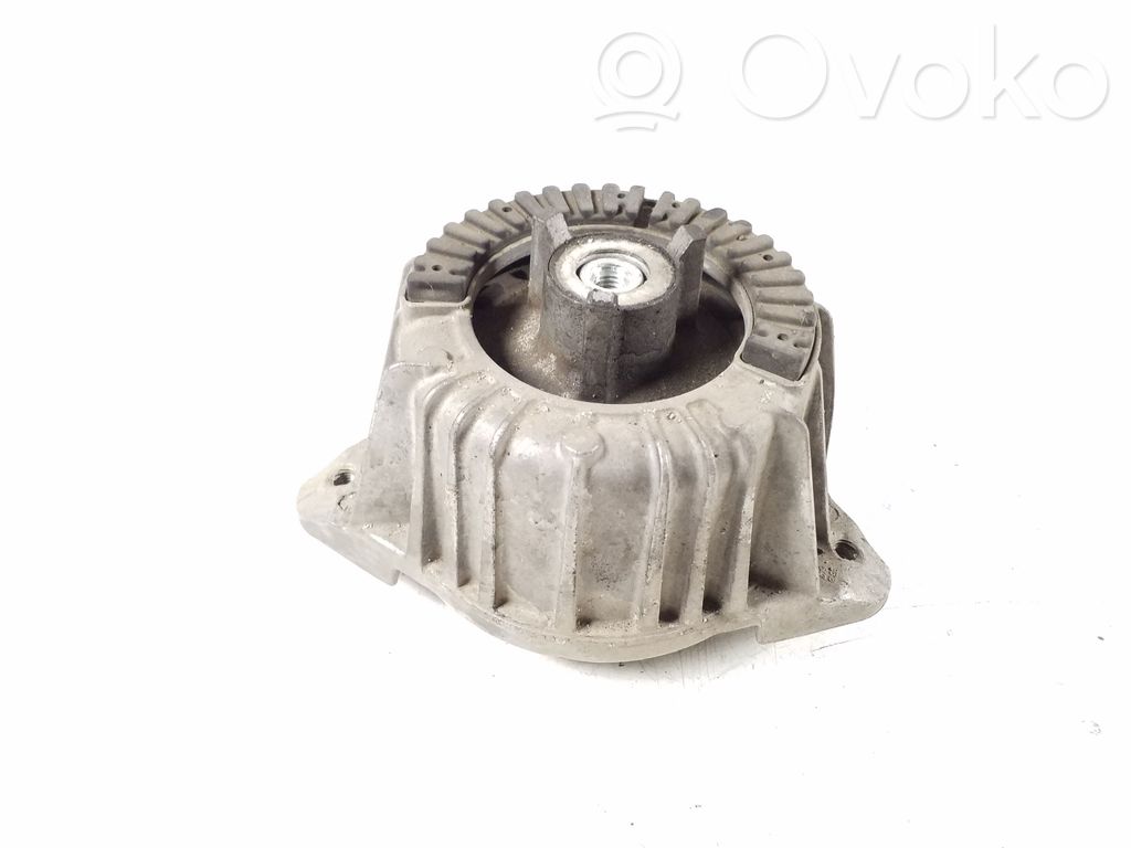 Mercedes-Benz E W212 Engine mount bracket 