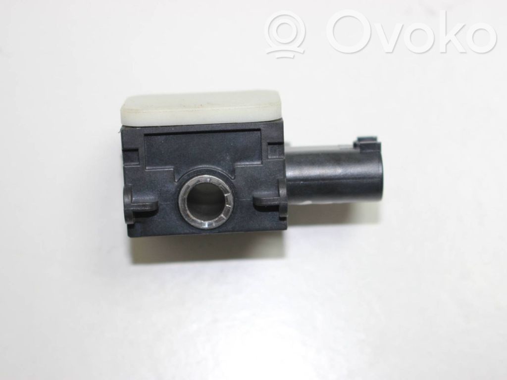 Mercedes-Benz S W221 Airbag deployment crash/impact sensor 