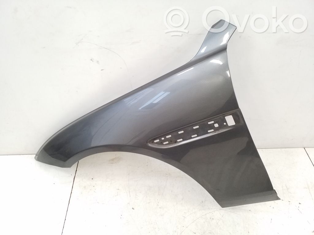 Jaguar XE Sparnas 
