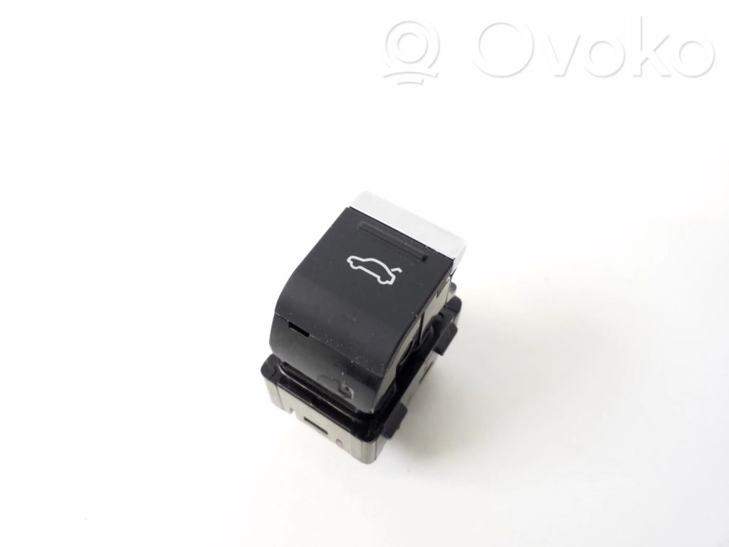 Audi e-tron Tailgate opening switch 