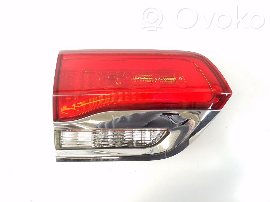 Jeep Grand Cherokee Lampy tylnej klapy bagażnika 