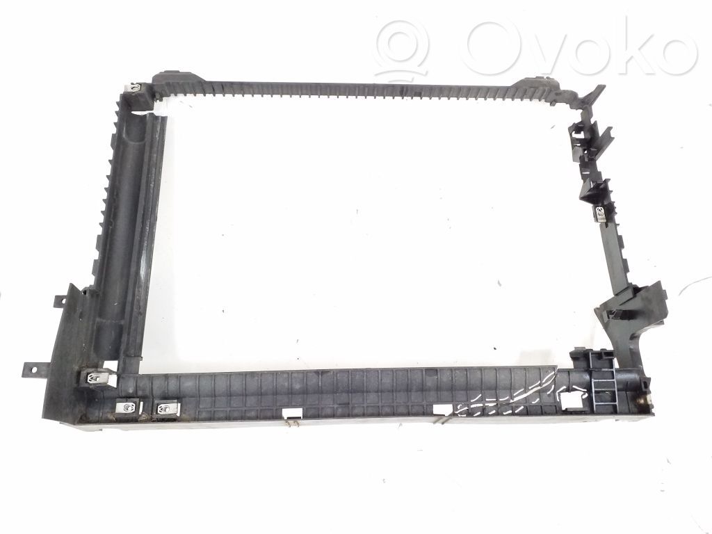 Pas przedni   GX738B588CF