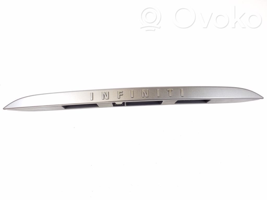 Infiniti Q30 Lampa oświetlenia tylnej tablicy rejestracyjnej 