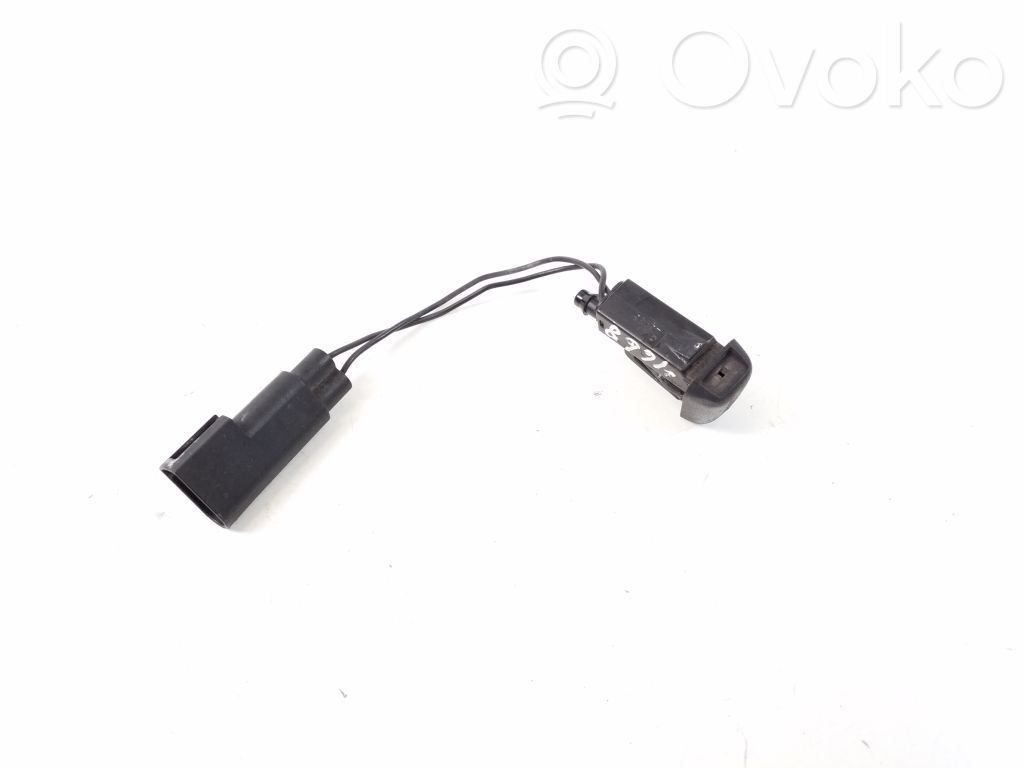 Ford Mondeo MK V Windshield washer spray nozzle 