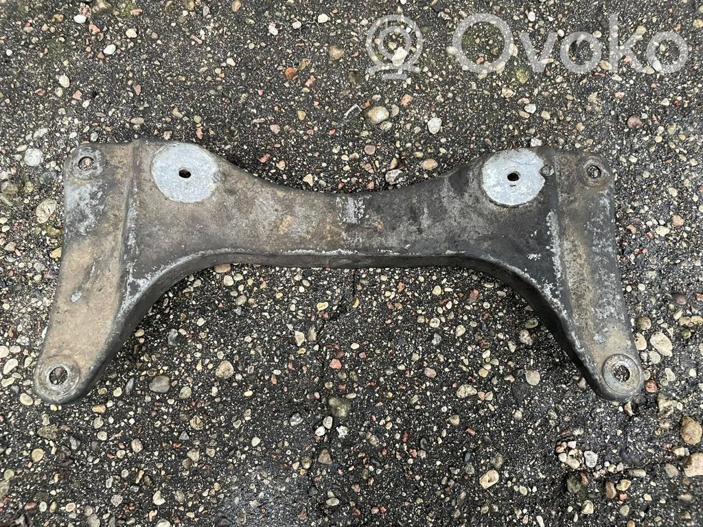 BMW 5 E39 Gearbox mounting bracket 