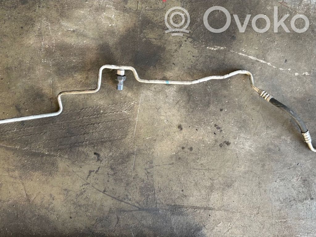 BMW 5 E60 E61 Ilmastointilaitteen putki (A/C) 