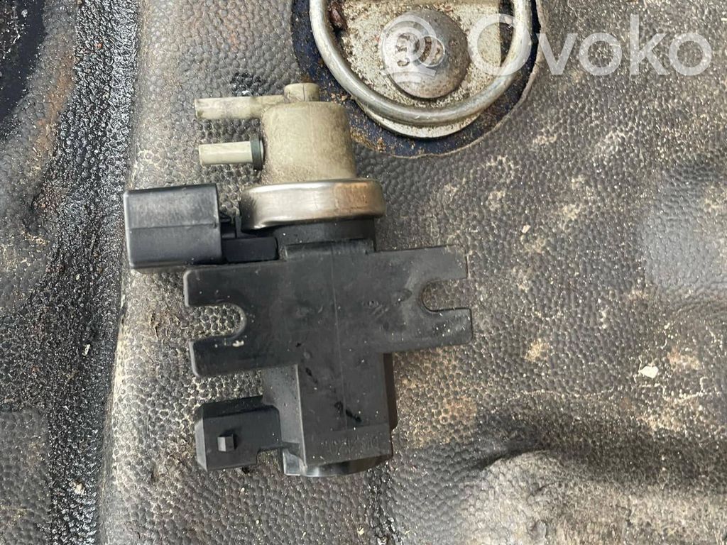 BMW 7 F01 F02 F03 F04 Solenoidinis vožtuvas 