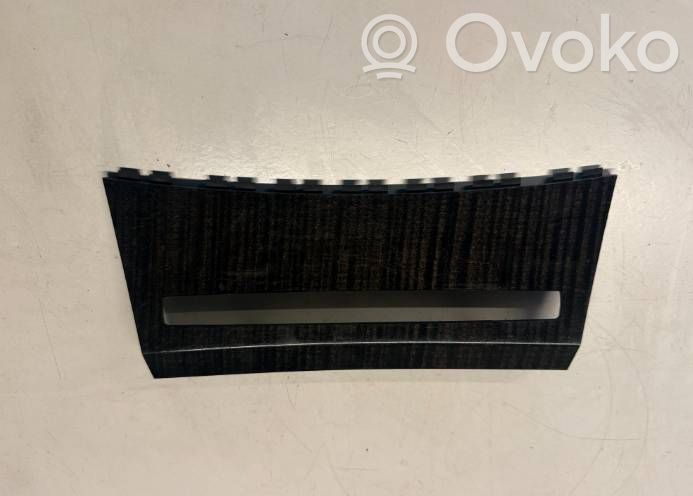 BMW 5 E60 E61 Kita panelės detalė 
