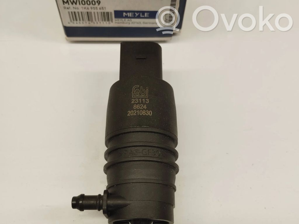 Mercedes-Benz E W210 Windscreen/windshield washer pump 