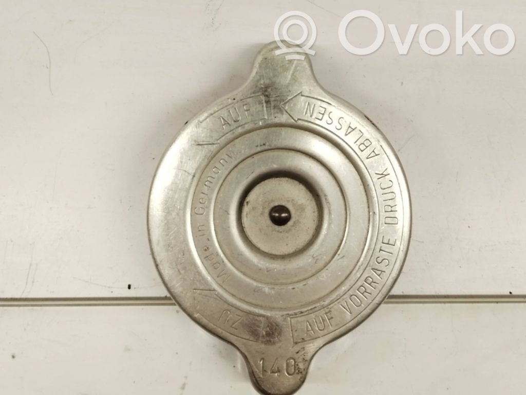 Korek zbiornika wyrównawczego chłodziwa   1245000406,1235010115,1235010215,1245000106,1245000206,1245010515,1295000006,17111178002,17111178200,17111178283,2025000406,52079778,A1235010215,A1245000106,A1245000206,A1245000406,A1295000006