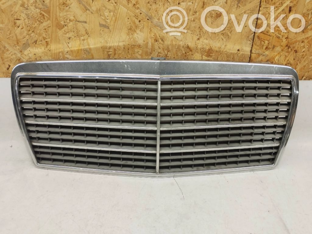 Mercedes-Benz E W124 Front grill 