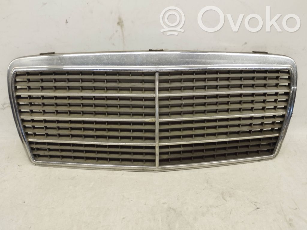 Mercedes-Benz E W124 Front grill 