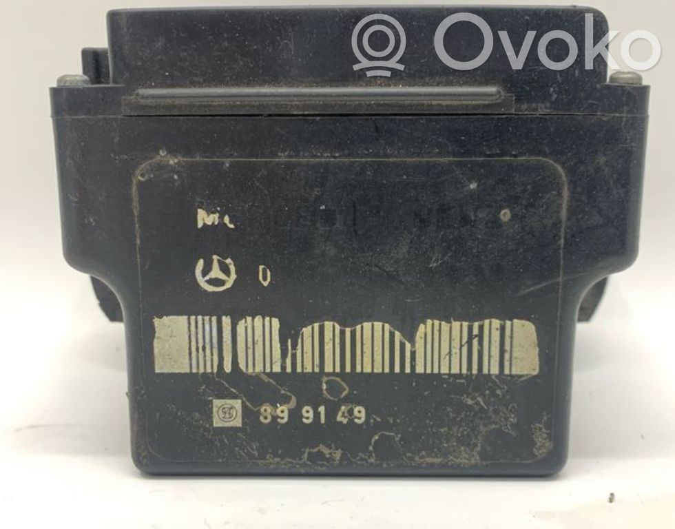Mercedes-Benz E W124 Glow plug pre-heat relay 