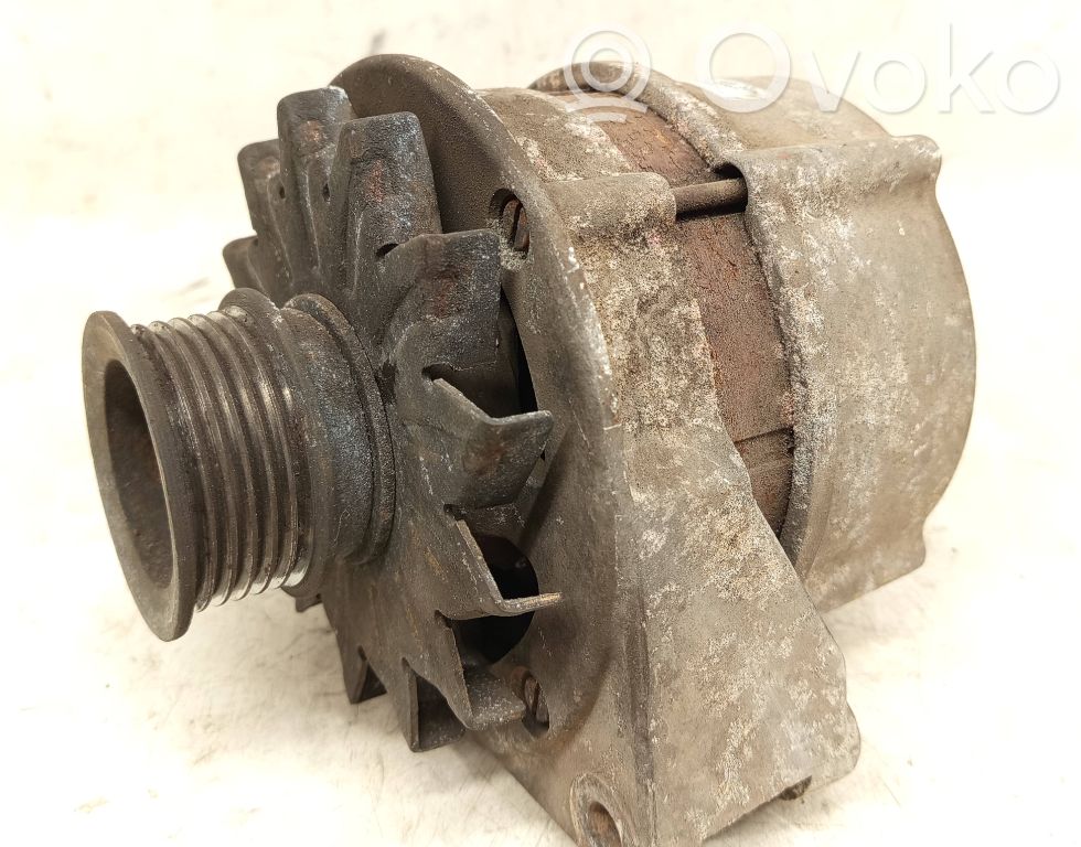 Mercedes-Benz 190 W201 Alternador 