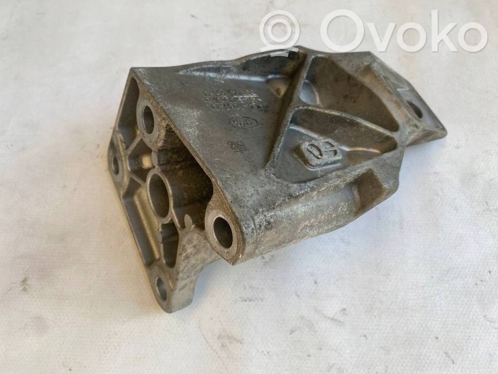 Land Rover Range Rover Sport L494 Engine mount bracket 