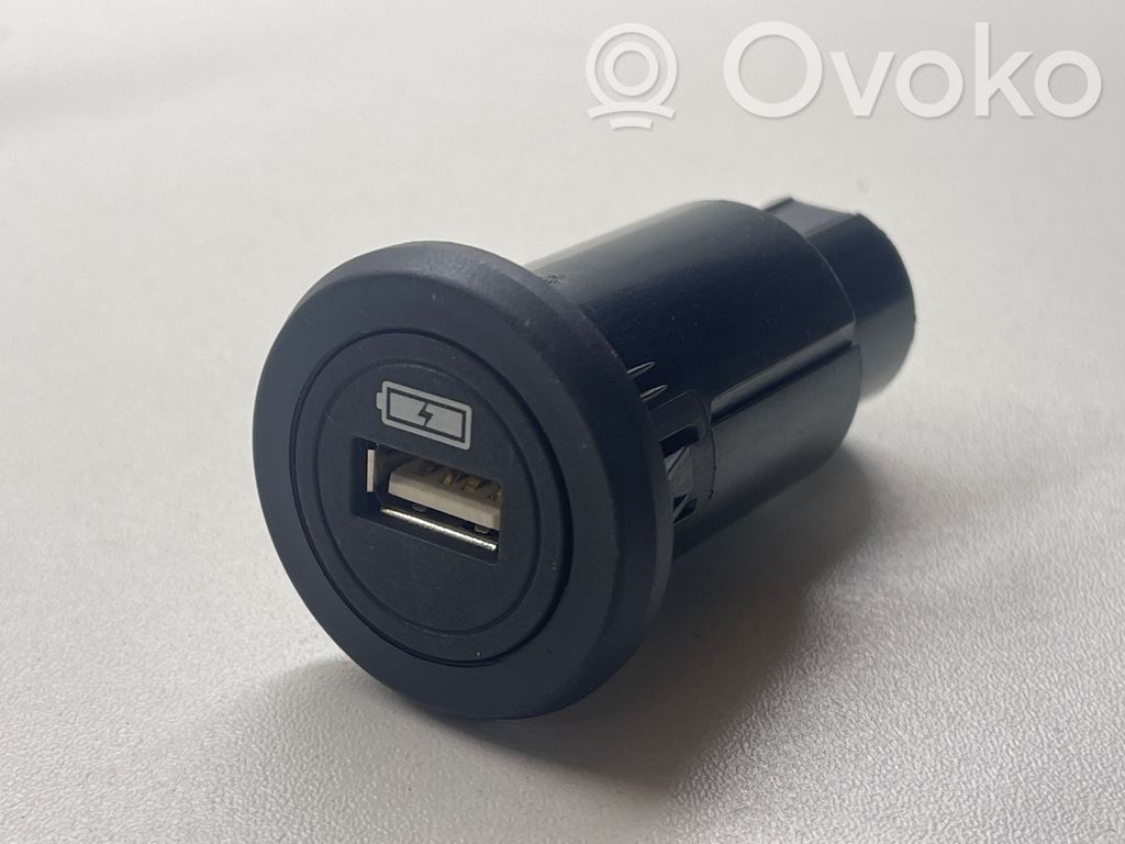 Jaguar I-Pace USB socket connector 