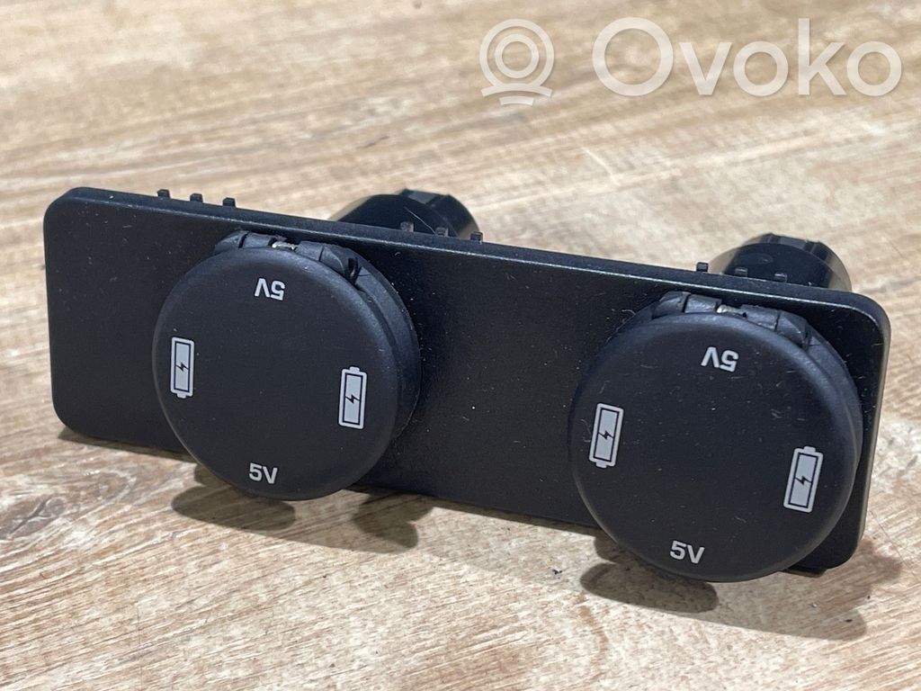 Land Rover Discovery 5 Gniazdo / Złącze USB 