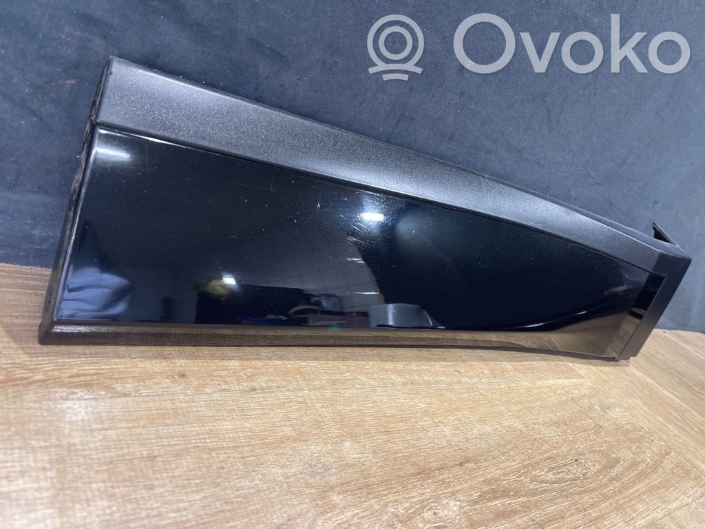 Jaguar E-Pace Takaoven lista (muoto) 