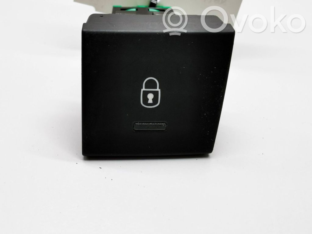 Peugeot 508 Central locking switch button 