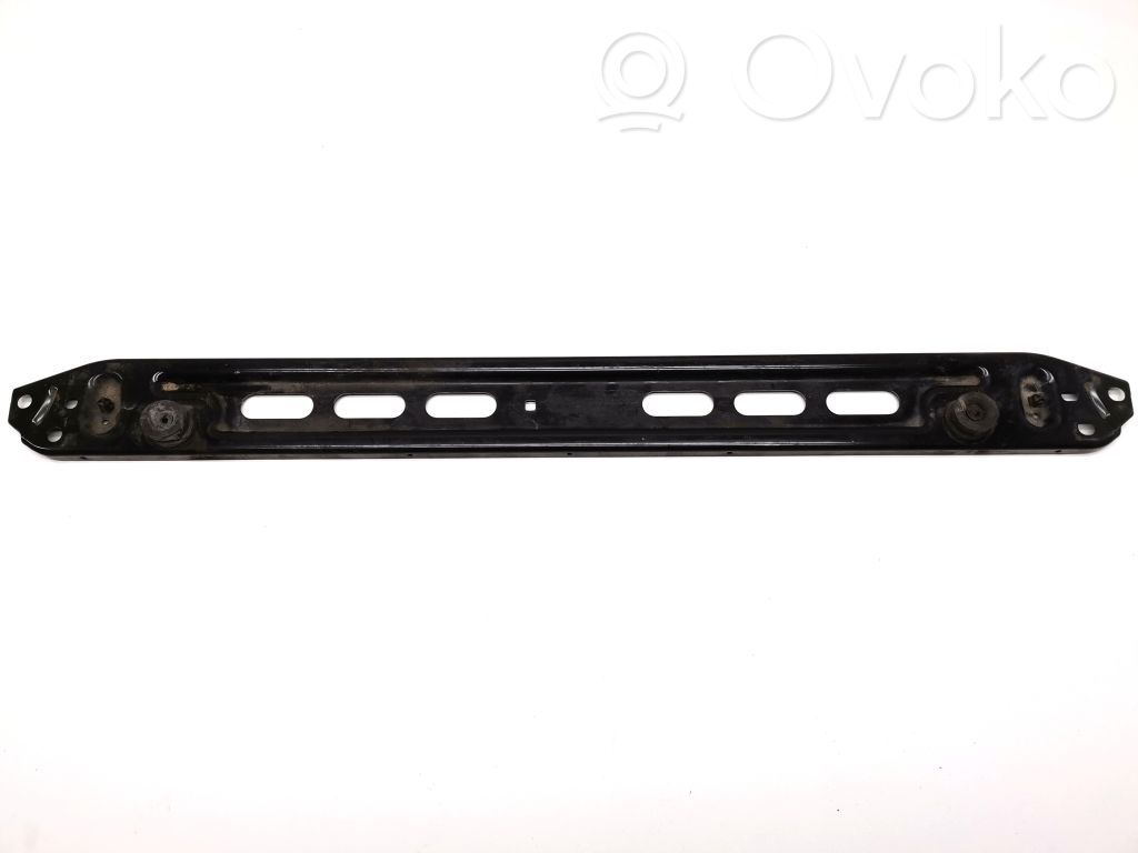 Radiator mount bracket   31368100