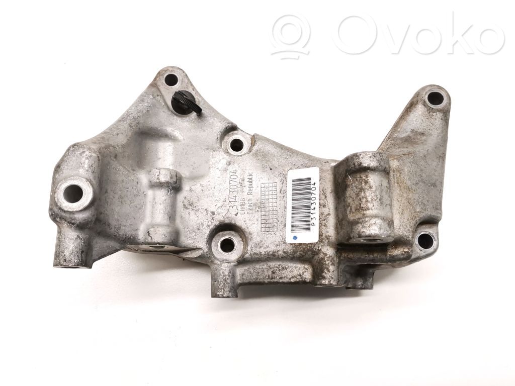 Volvo S90, V90 Generator/alternator bracket 