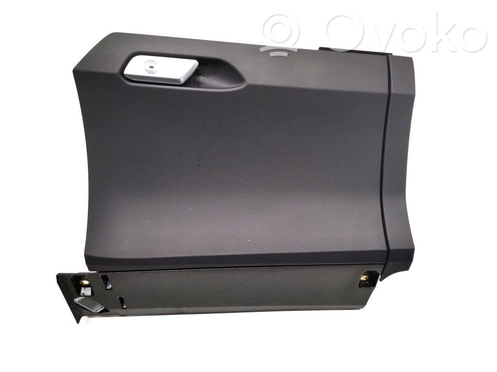 Audi e-tron Glove box 