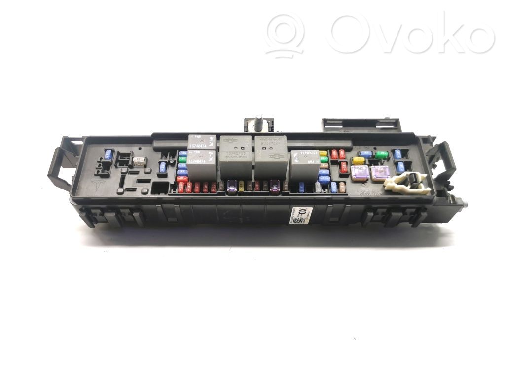 Tesla Model X Fuse module 