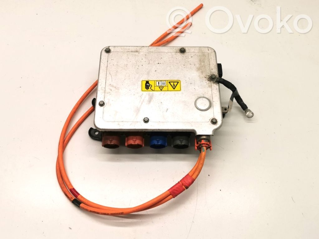 Tesla Model S Voltage converter inverter 