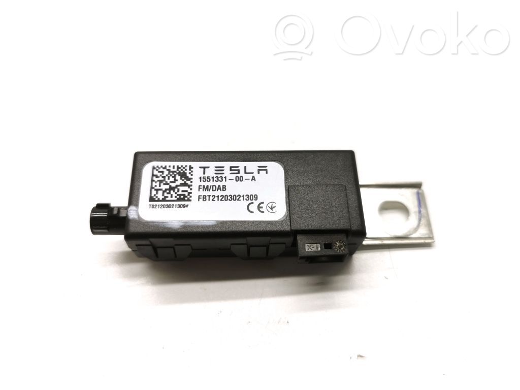 Tesla Model 3 Antenos stiprintuvas 