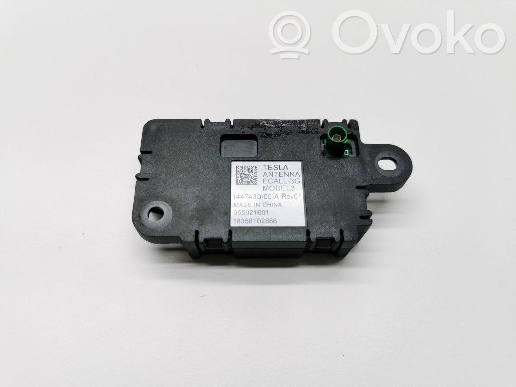 Tesla Model 3 Antenos stiprintuvas 