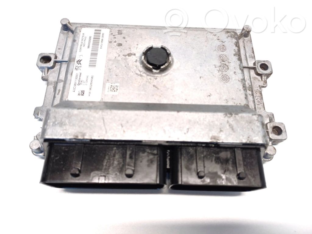 Peugeot 208 II Engine control unit/module 
