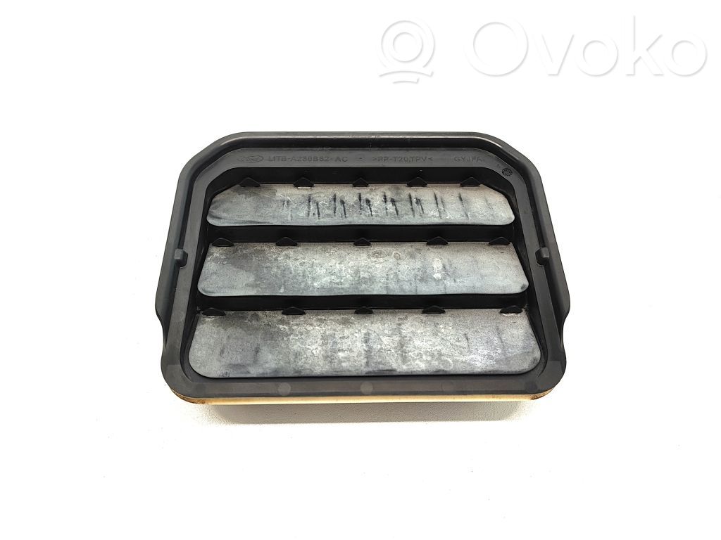 Ford Puma Grill / Wlot powietrza błotnika przedniego 
