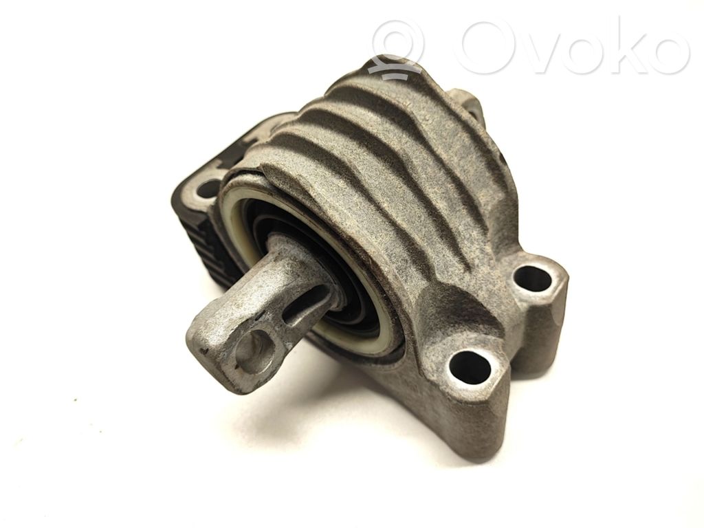 BMW 4 G22 G23 G24 G26 Engine mount bracket 