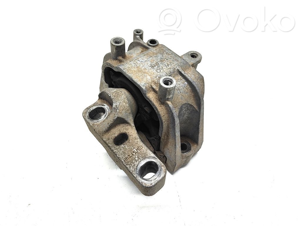 Volkswagen Caddy Engine mount bracket 