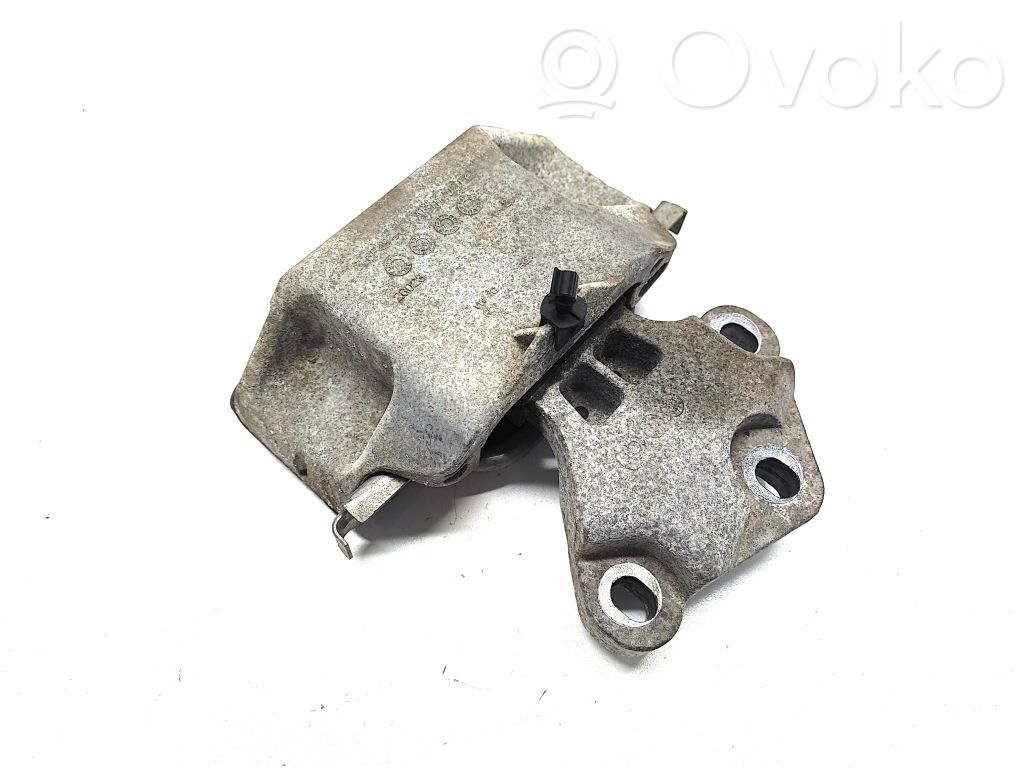 Volkswagen Crafter Engine mount bracket 