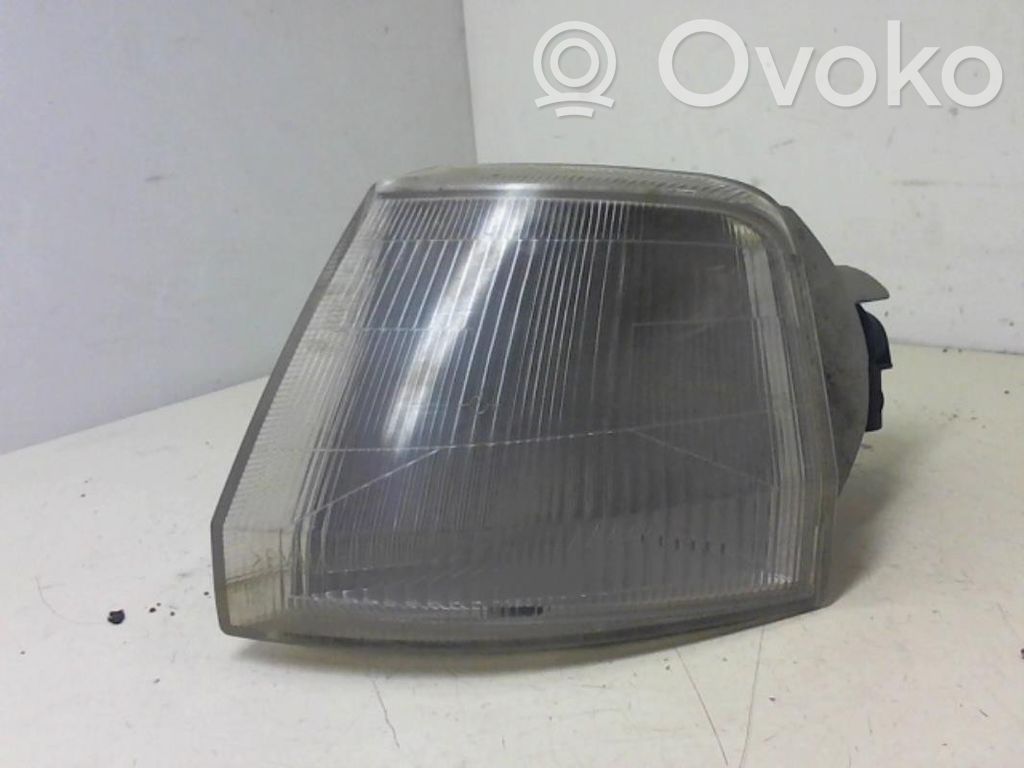 Peugeot 106 Feu clignotant répétiteur d'aile avant