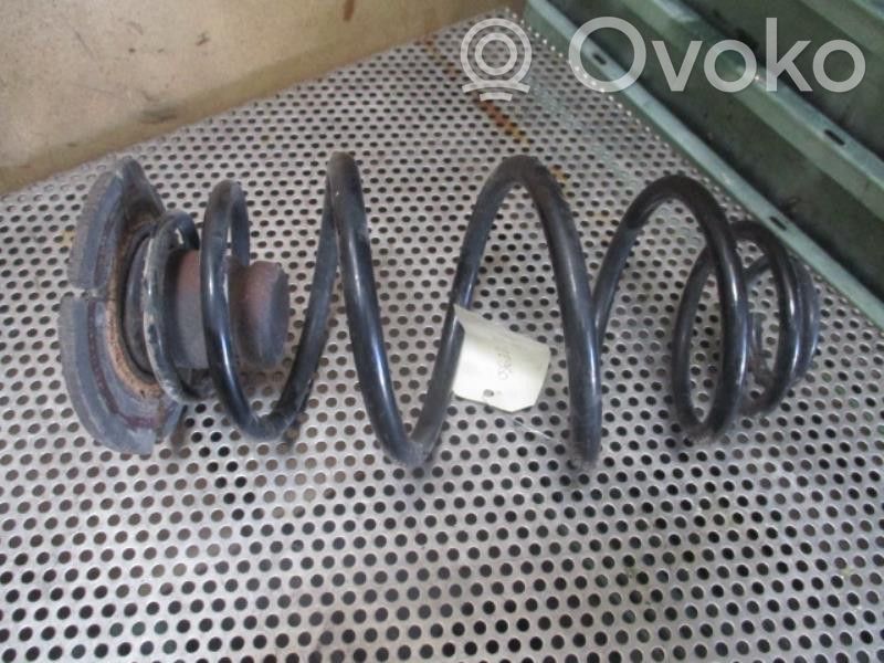 Volkswagen Polo IV 9N3 Sprężyna tylna